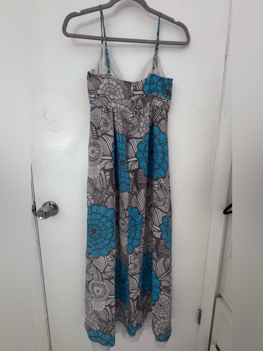 Trina Turk 100% Silk Blue and Gray Floral Maxi Dress Size 0 Summer Beach Coastal - Picture 6 of 9